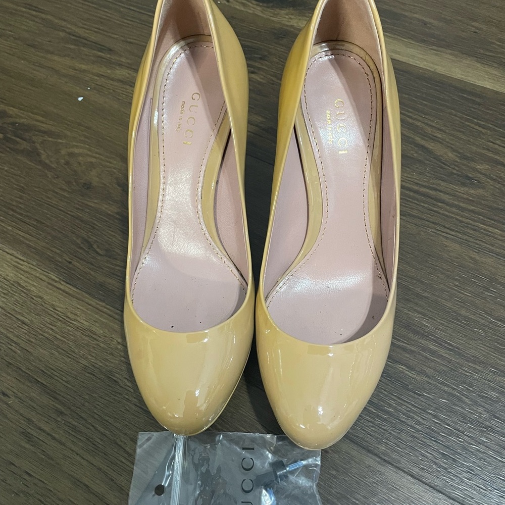 Gucci Women's Mustard Heels
